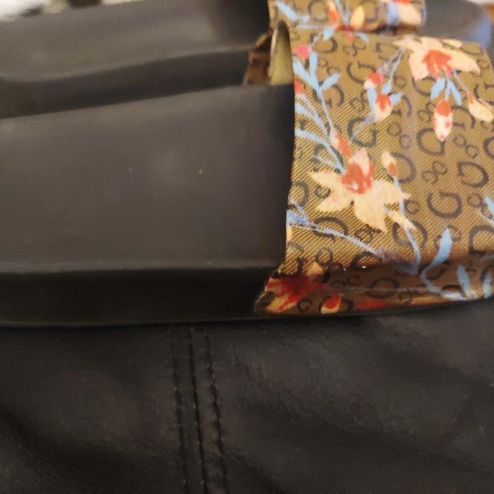 Womens guess sandals